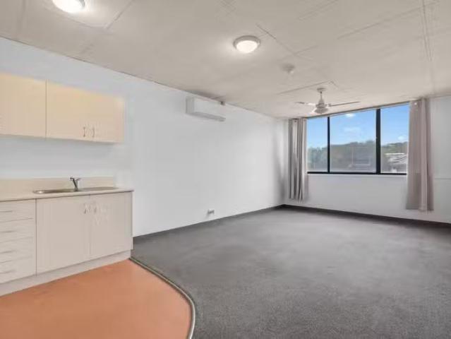 Cheap 1 BA 6/408 Milton Road, AUCHENFLOWER, QLD 4066 Studio.