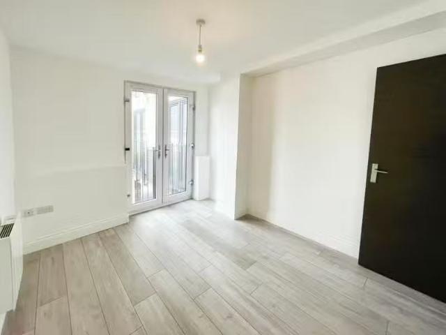 Cozy 1 bedroom apartment for rent in North Street, Cedar Apart.