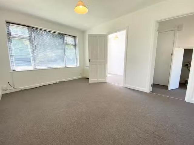 Nice 1 bedroom apartment for rent in Langton Court, Langton Ro.
