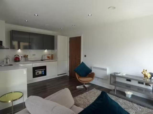 Nice 1 bedroom apartment for rent in Regency Place, Birmingham.