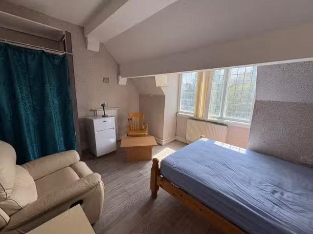 Just in! 1 bedroom apartment for rent in Room 12, Handsworth W.