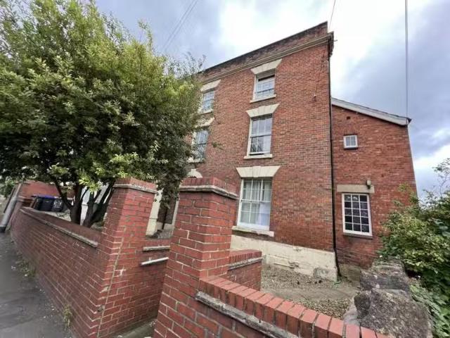 Just in! 1 bedroom flat for rent in Dorset House, 3 The Halve.