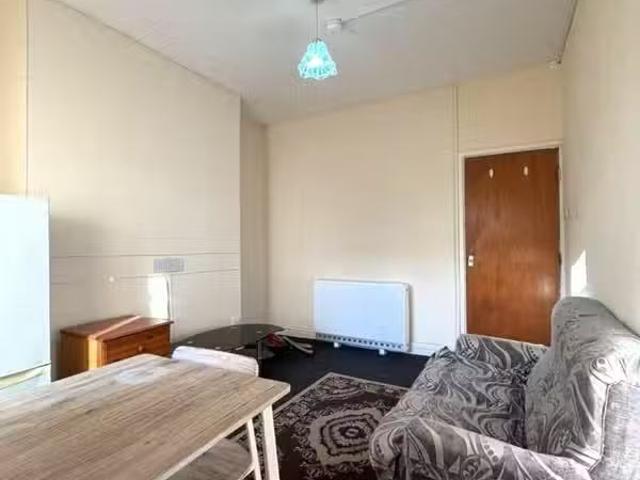 Cozy 1 bedroom flat for rent in Richards Street, Cardiff City.