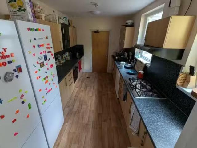 Cheap 1 bedroom house share for rent in Christina Terrace, Hot.