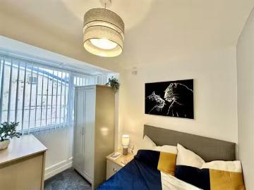 Deal! 1 bedroom house share for rent in Berry Street, Burnley.