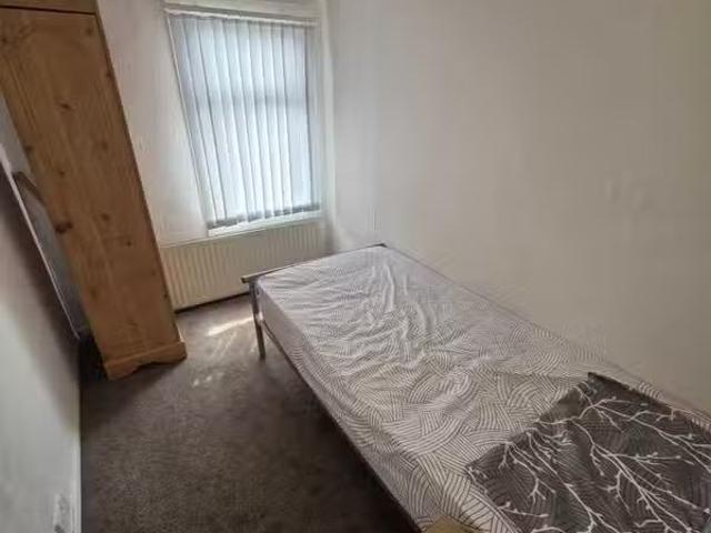 Unique 1 bedroom house share for rent in Burlington Road, Smal.