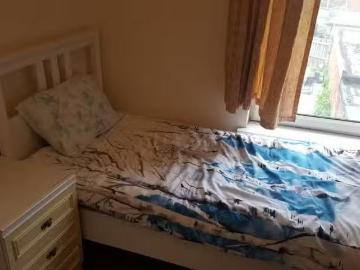 Rental! 1 bedroom house share for rent in Golden Hillock Road.