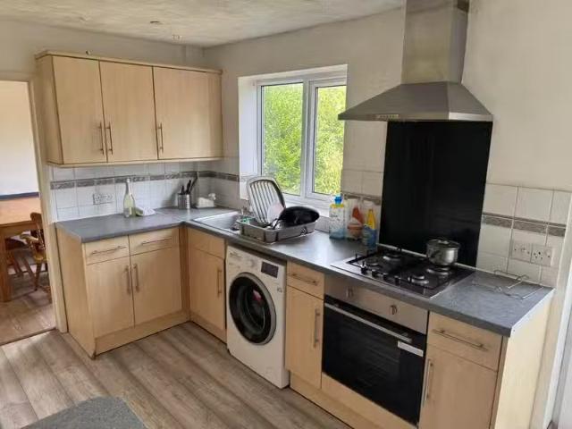 Just in! 1 bedroom house share for rent in Queens Avenue, Cant.