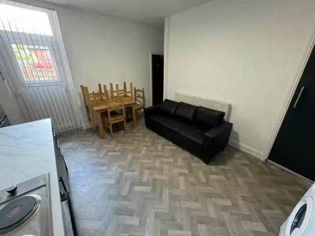 Cozy 1 bedroom house share for rent in Tonge Moor Road, Bolton.