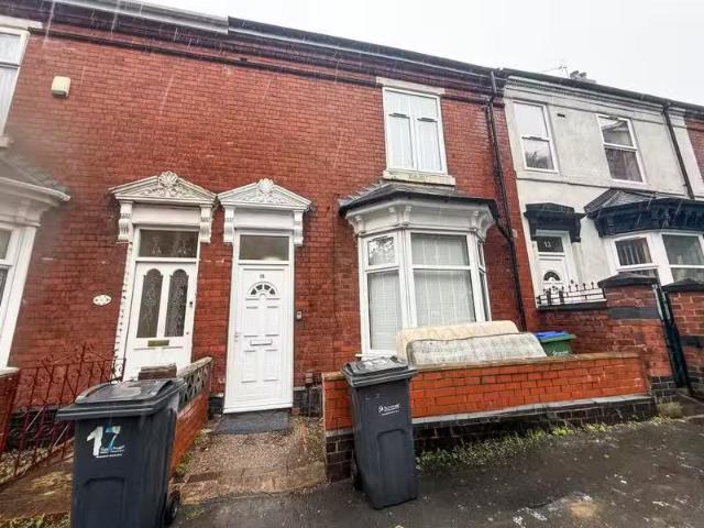 Rental! 1 bedroom terraced house for rent in Hallam Street, We.