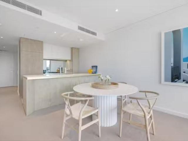 Rental! 1 BR B206/16 Evans Avenue, Eastlakes Apartment for ren.
