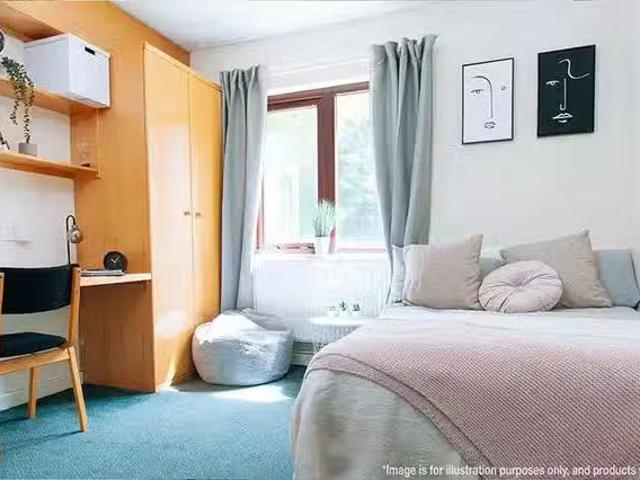 Rental! 1 BR Classic Ensuite