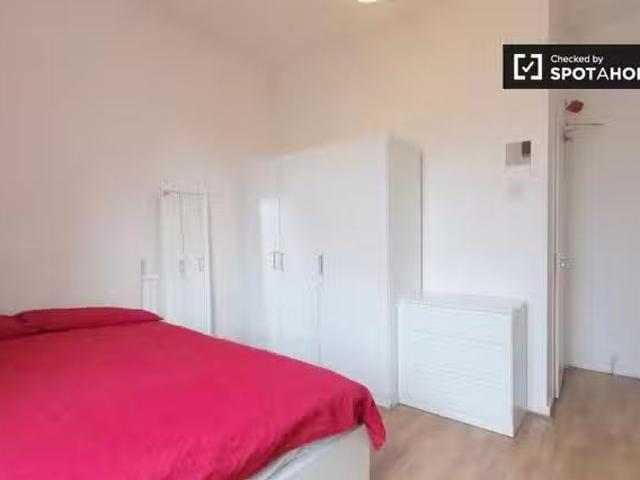 For Rent! 1 BR Good room in large shared flat in London