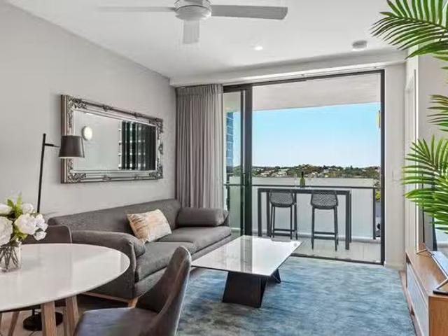 New 1 BR Hercules Street