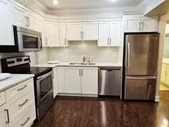 For Rent! 1 BR Lower/ 888 Canyon Boulevard, North Vancouver, B.