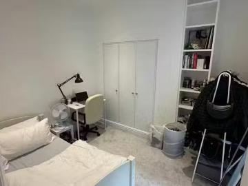 Cheap 1 BR Philbeach Gardens, London