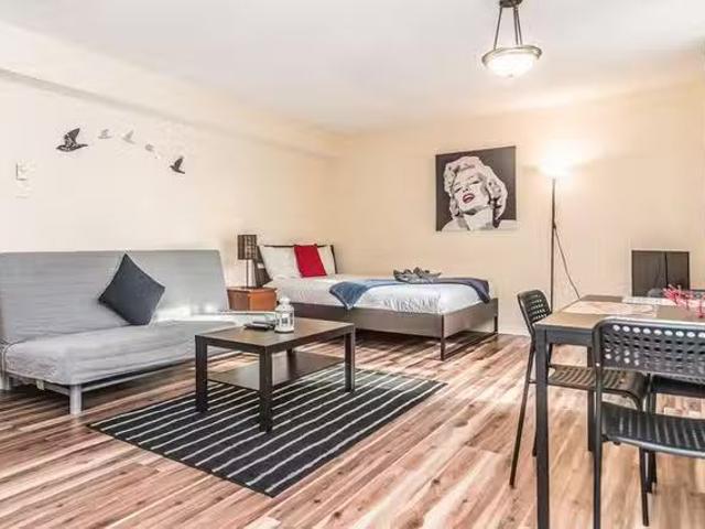 New 1 BR Rue Sainte Élisabeth