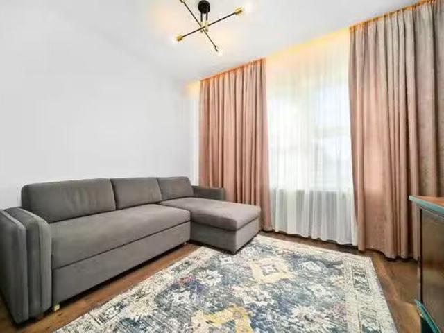 Deal! 1 BR Stanley Gardens