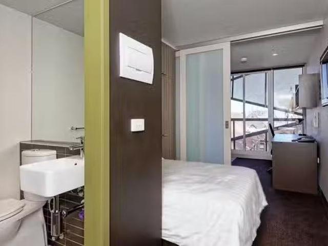 Rental! 1 BR Student Living Vivida Studio Regular