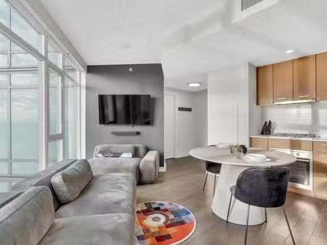 Deal! 1 BR Seymour Street