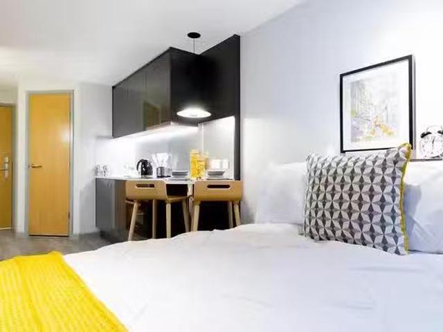 Unique 1 BR Therese House, London Standard