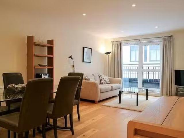 Rental! 1 BR Trinity Square