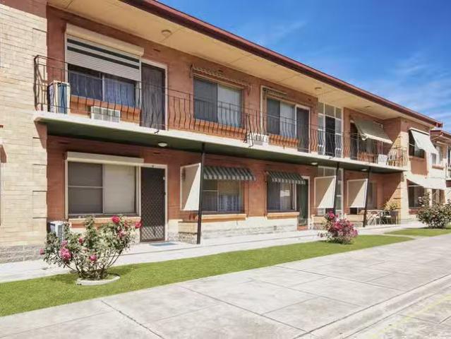 Nice 1 BR 15/1 Hale Street, Everard Park, SA 5035