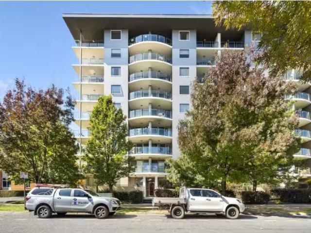 Nice 1 BR 18/20 Moore Street, Turner Apartment for rent Liste.
