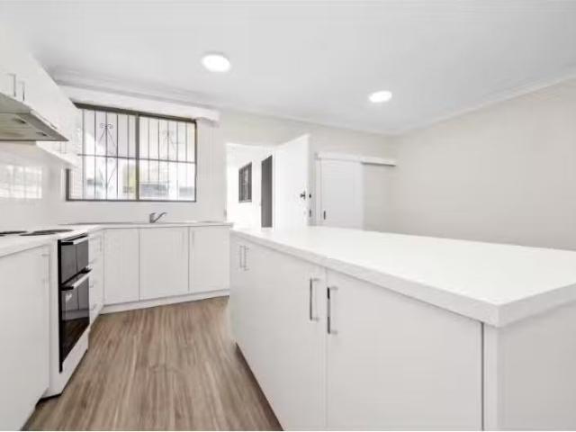Cozy 1 BR 1/952 Anzac Parade, Maroubra Apartment for rent Lis.