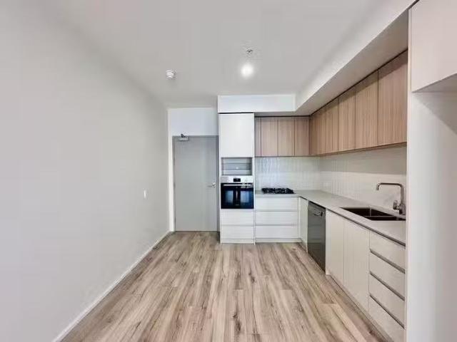 Rental! 1 BR 1013/6 Penaluna Place, Adelaide, SA 5000