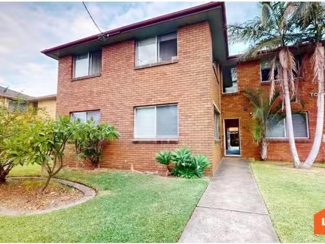 Cheap 1 BR 1/21 23 Astbury Street, New Lambton Apartment for r.