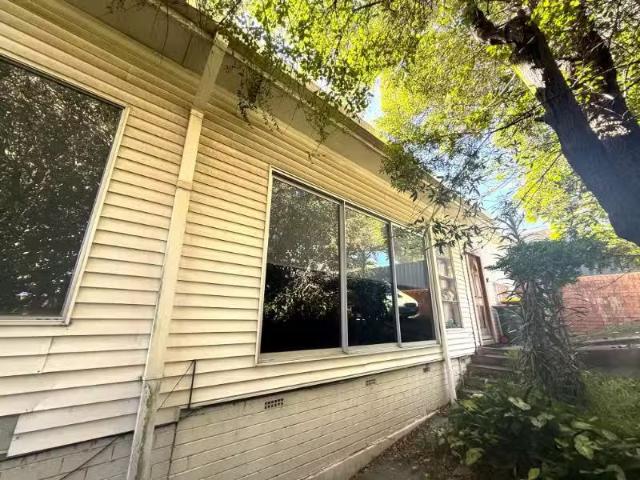 Unique 1 BR 1/22 Pooraka Ave, West Wollongong Apartment for re.