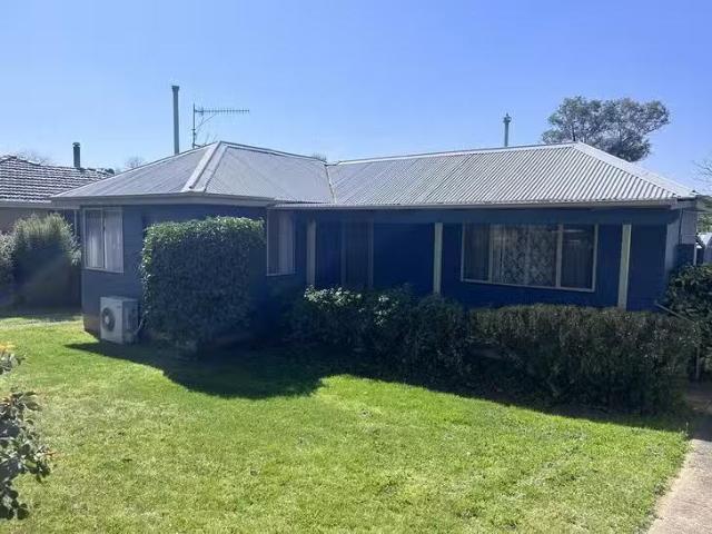 For Rent! 1 BR 137 Mundy Street, Goulburn, NSW 2580