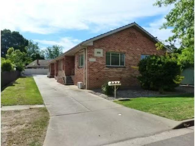 Nice 1 BR 2/496 Schubach Street, EAST ALBURY Apartment for ren.