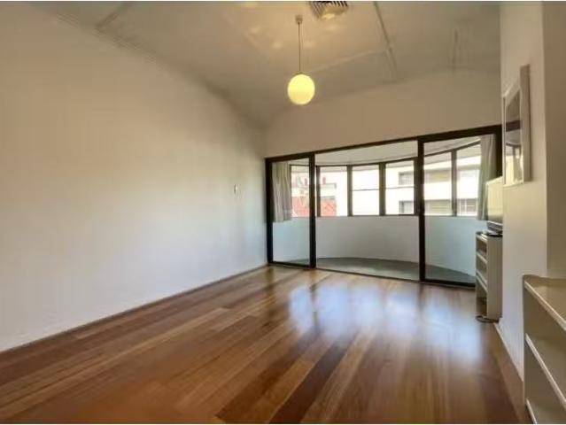 Unique 1 BR 25/45 King William Road, North Adelaide Apartment.