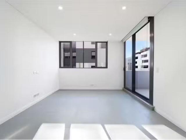 Charming 1 BR 261/24 Confectioners Way, Rosebery Apartment for.
