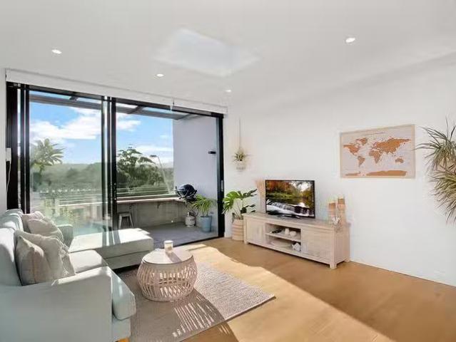 Cheap 1 BR 28/1 Walsh Street, North Narrabeen, NSW 2101