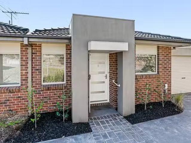 Nice 1 BR 3/840 High Street, Reservoir, VIC 3073