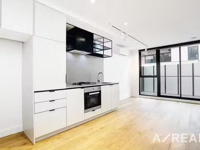 Just in! 1 BR 308/8 Montrose Street, Hawthorn East, VIC 3123