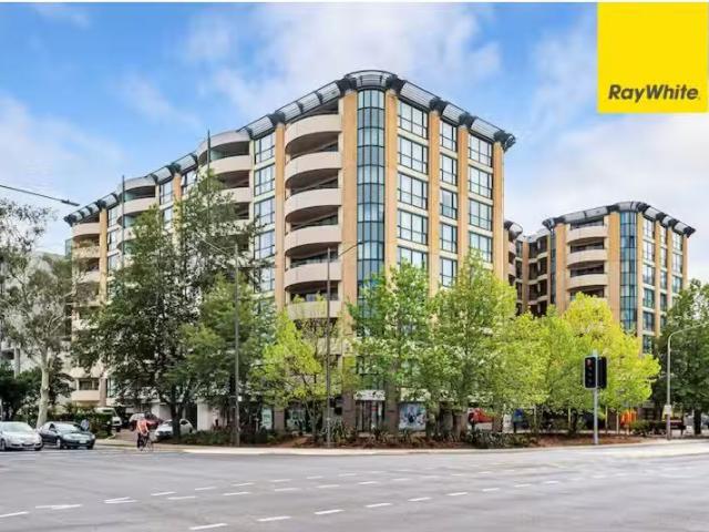 Cheap 1 BR 321/74 Northbourne Avenue, BRADDON Apartment for re.