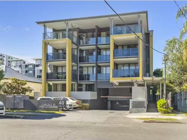 Rental! 1 BR 32/40 Carl St, WOOLLOONGABBA Apartment for rent.