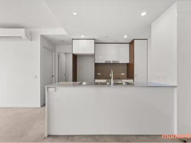 Cheap 1 BR 338/1 Mouat Street, Lyneham Apartment for rent Lis.