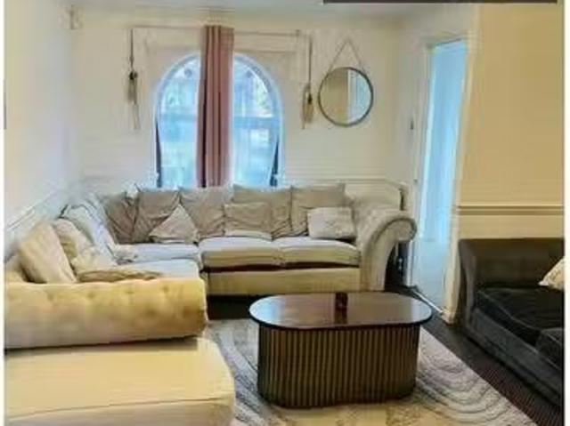 Just in! 1 BR 3 bedroom apartment for rent in Grays, London