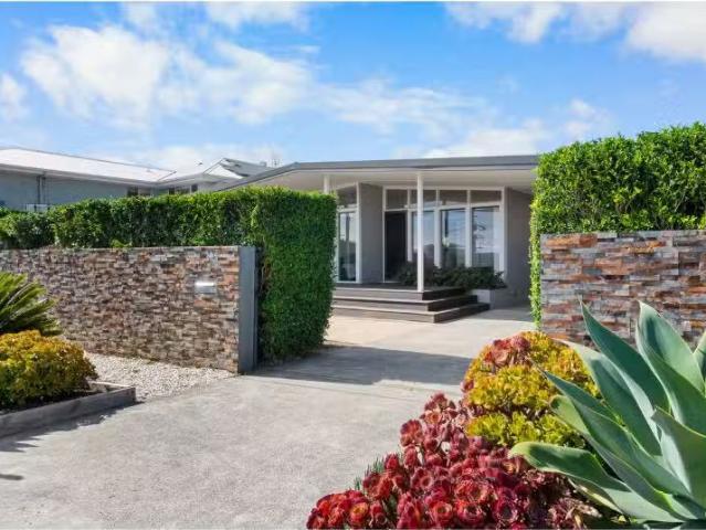 Deal! 1 BR 45 Cowlishaw Street, Redhead House for rent Listed.