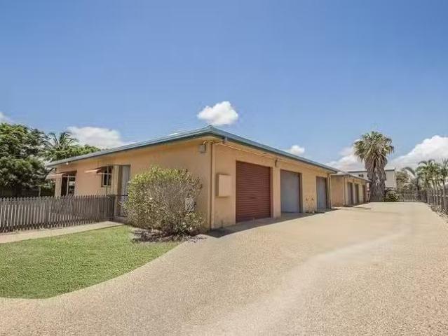 Nice 1 BR 4/78 Twelfth Avenue, Railway Estate, QLD 4810