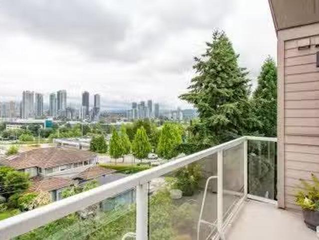 Charming 1 BR 402 4181 Norfolk Street, Burnaby, BC, V5G 1E8.