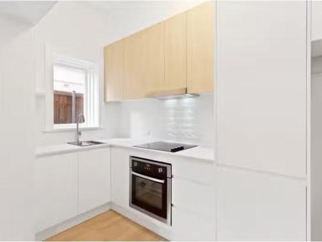 Just in! 1 BR 4/110 114 Ramsgate Avenue, BONDI BEACH Apartment.