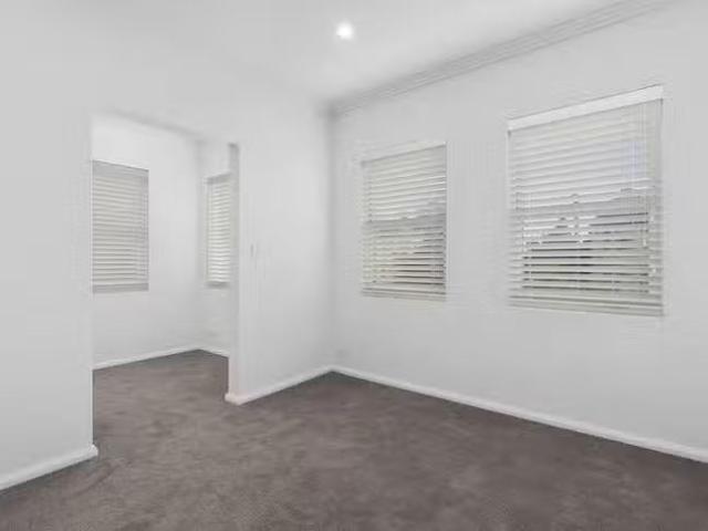 Deal! 1 BR 4/188 Wardell Road, Marrickville, NSW 2204