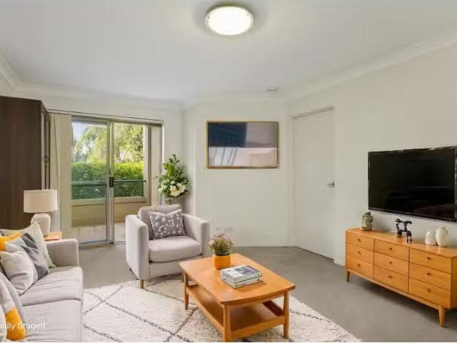 Cheap 1 BR 41/8 Koorala Street, Manly Vale Apartment for rent.