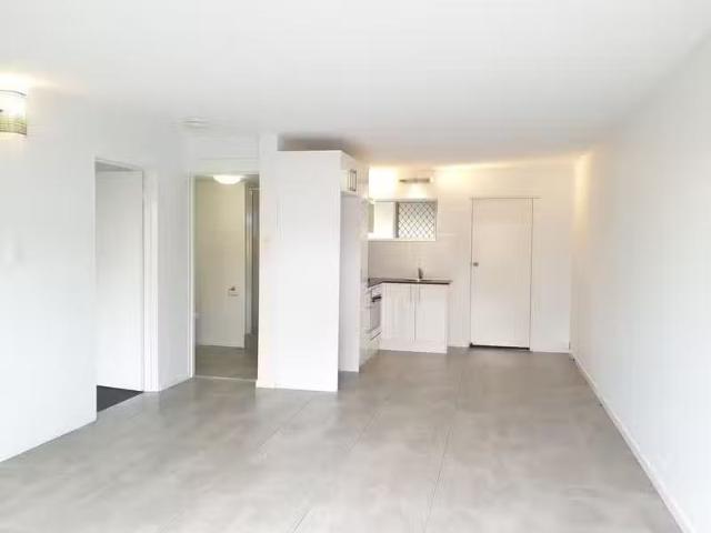 Unique 1 BR 4/215 Weyba Road, NOOSAVILLE, QLD 4566 Unit for.